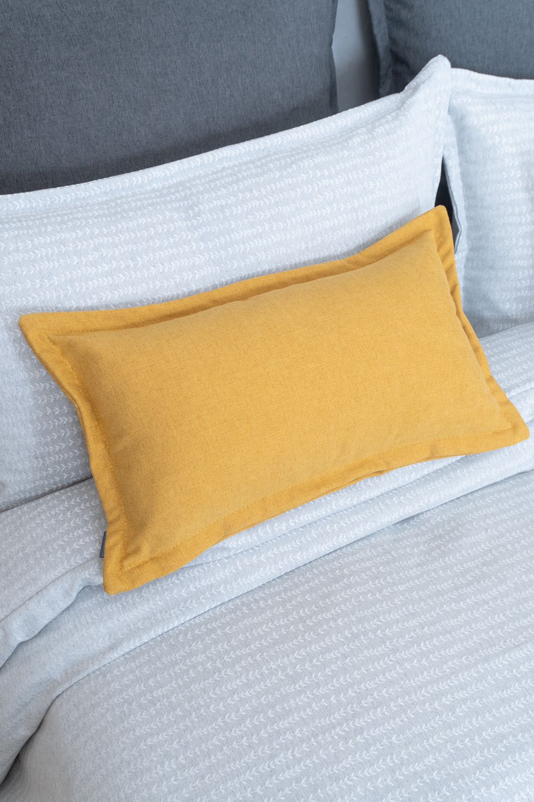 Forro Cojin Ari Mostaza - 55x35 / RELLENO NO - Cojín
