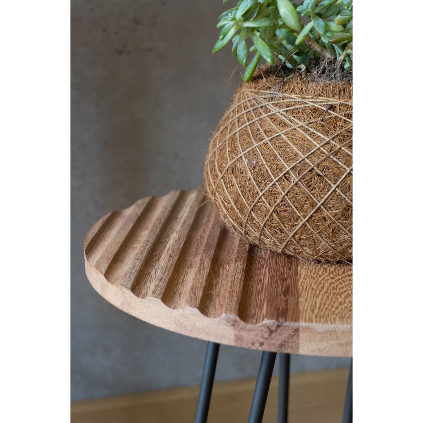Mesa auxiliar, sala, estudio, madera.  